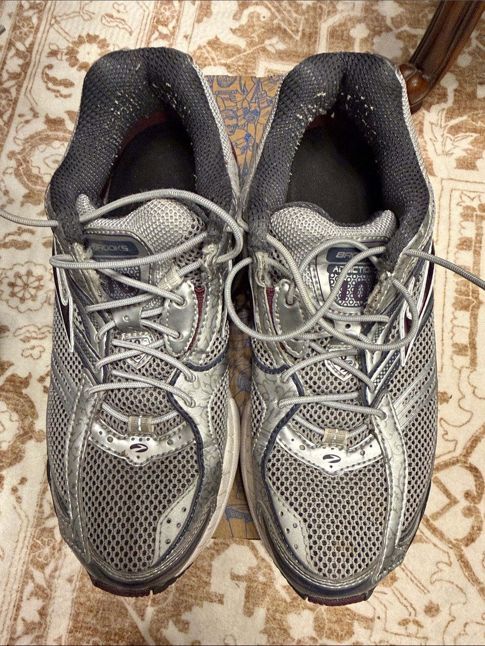 Brooks Addiction 10 Silver and Plum Women’s Running Shoes - Sz 7.5